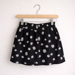 ME to We Daisy Short Black White Skirt Sz XS